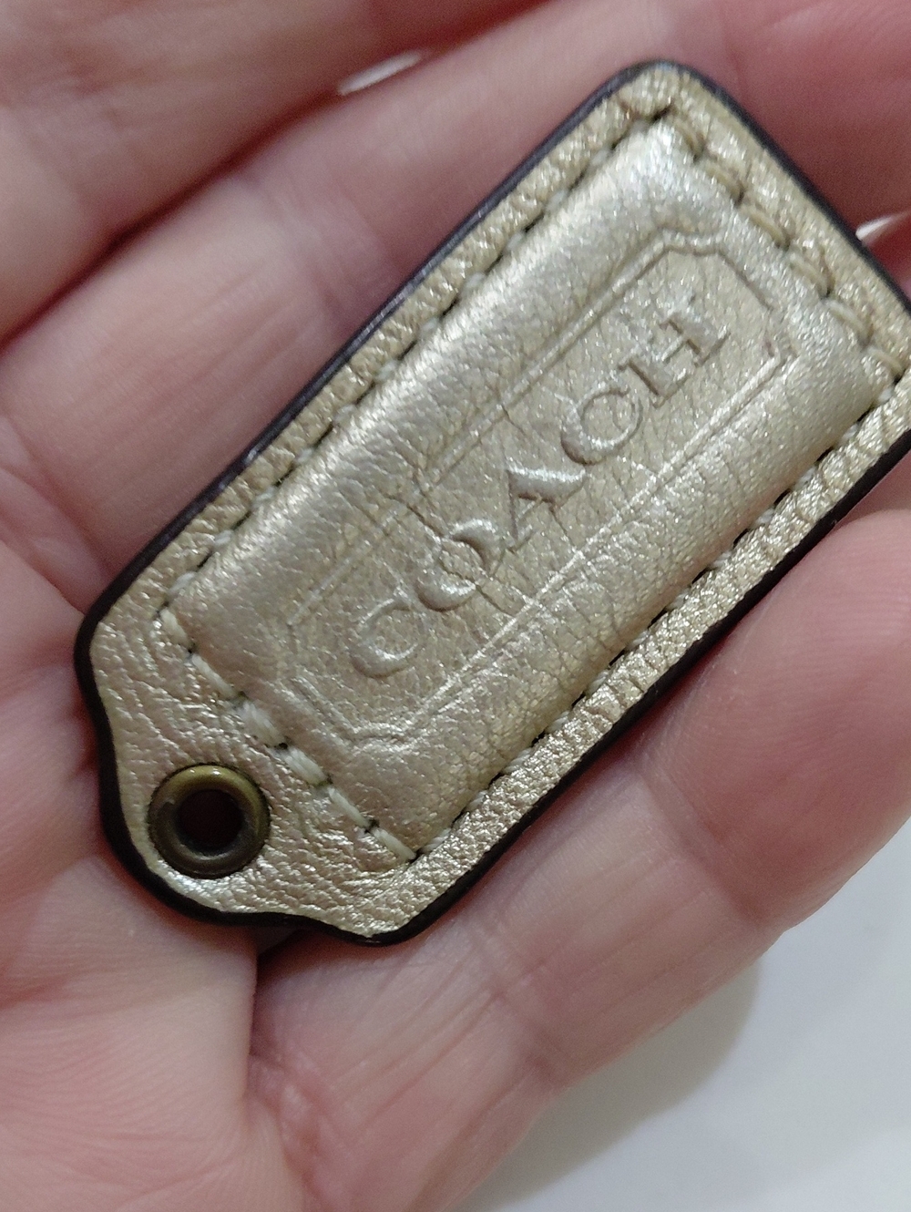 6 Coach Small Hangtags, Browns,blacks,light Silver, Shiny Gray,light Tan - Picture 5 of 15